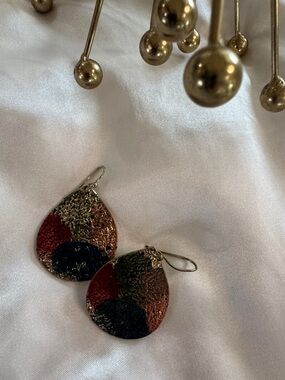 Handcrafted Multicolor Teardrop Dangle Earrings - Gold, Red, Black